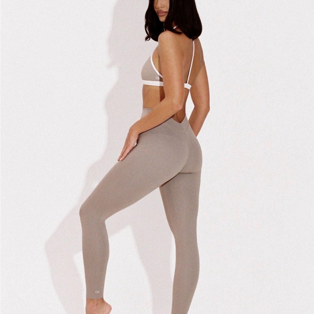 Crop Shop Boutique Form V Waist Leggings in Latte size Medium